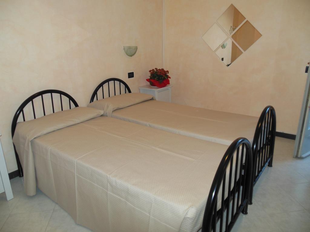 Residenza Hotel Garden Toscolano Maderno Δωμάτιο φωτογραφία